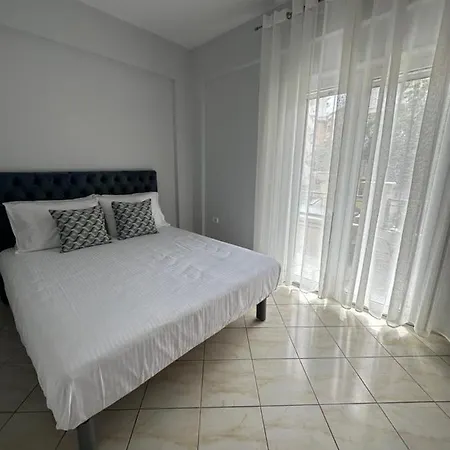 Saranda Apartments アパート Sarandë