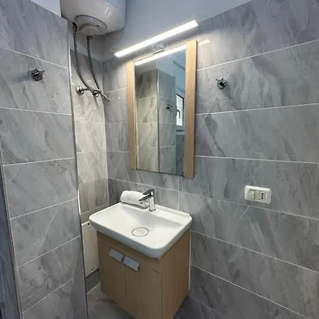 Saranda Apartments *