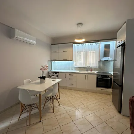 アパート Saranda Apartments *