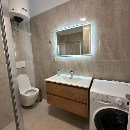 Saranda Apartments *