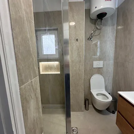 Saranda Apartments *