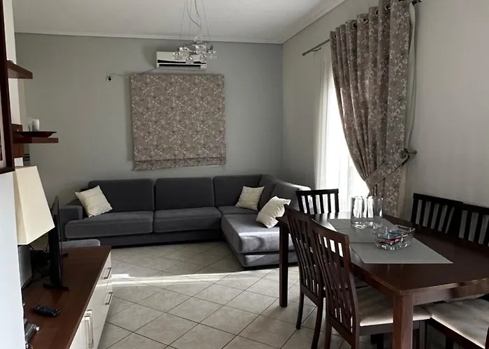 Saranda Apartments *